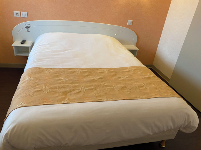 Bedroom 2, Natur'Hôtel, Dordogne