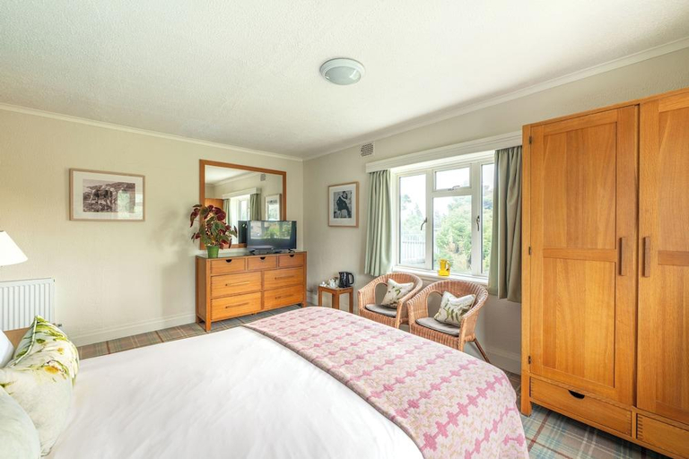 Bedroom 3, Knoll House, Dorset