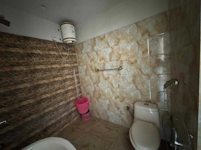 Bathroom 2, Townhouse Ludhiana Railway Junction Formerly RK Residency, Ludhiana