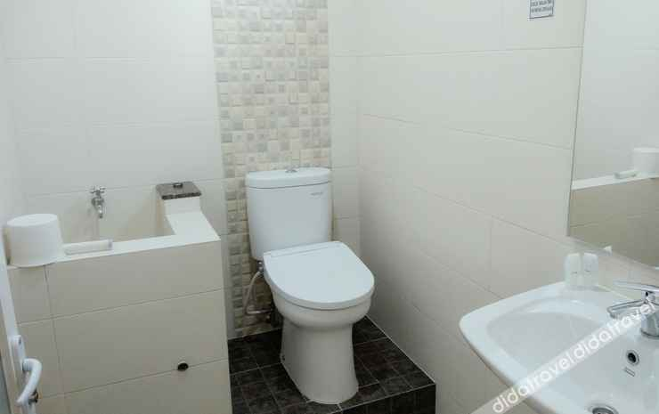 Bathroom 3, Hotel Tenera Syariah, Mojokerto