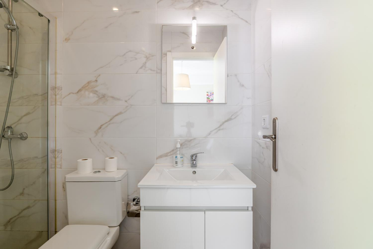 Bathroom 3, Maia Oporto Suites, Maia
