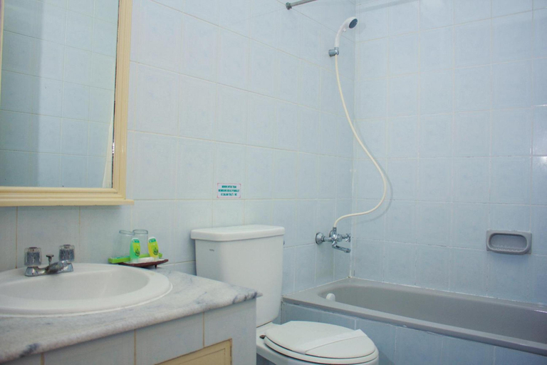 Bathroom, Sapta Nawa Resort, Gresik