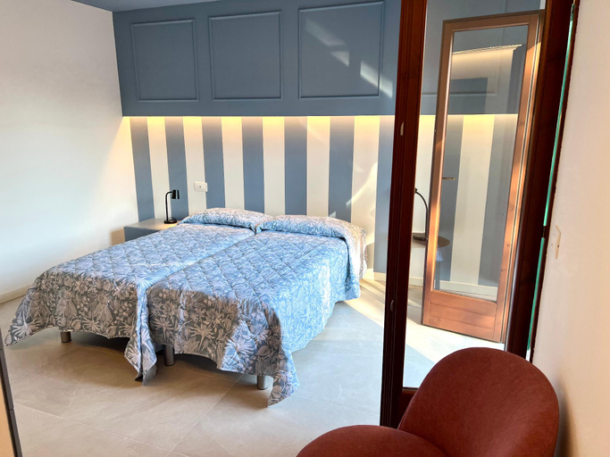 5, Spacious villa with pool, Udine