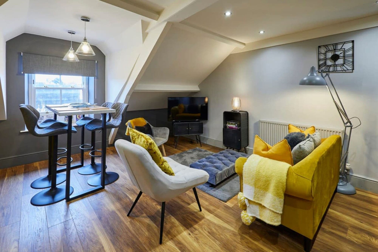 Others 5, Host Stay Ochre Yellow, Northumberland