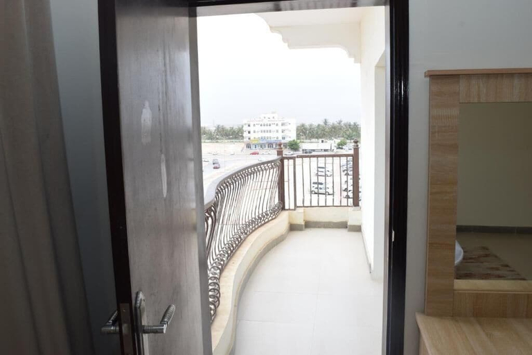 Room 3, Aknan 01 - Center Market, Salalah
