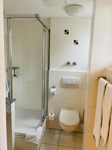 Bathroom 4, Hotel Köln 2020, Köln