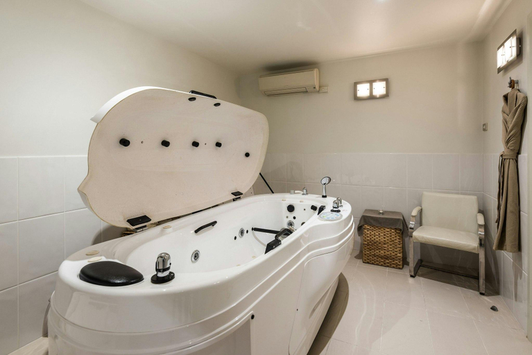 Bathroom 5, The Esplanade Resort And Spa, E. Gippsland - Bairnsdale