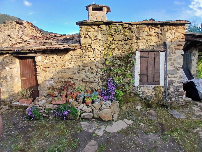 Exterior 3, Cozy Cottage Retreat in Berzi, Imperia