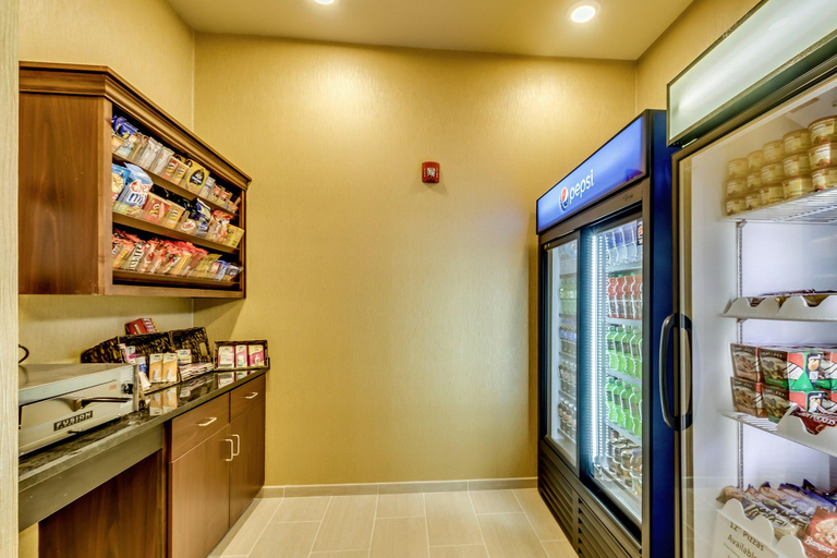 Food & Drinks 5, Cobblestone Inn & Suites - Waverly, Bremer