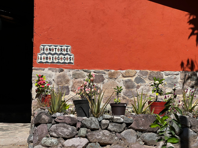 Exterior & Views, Entre Amigos, Urique