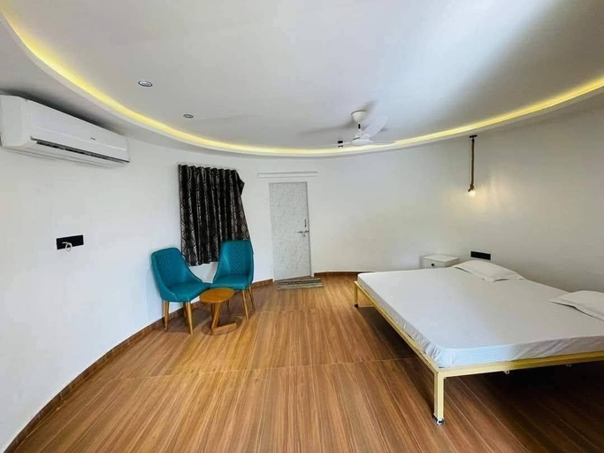 Room 3, Dhinga Masti, Surendranagar