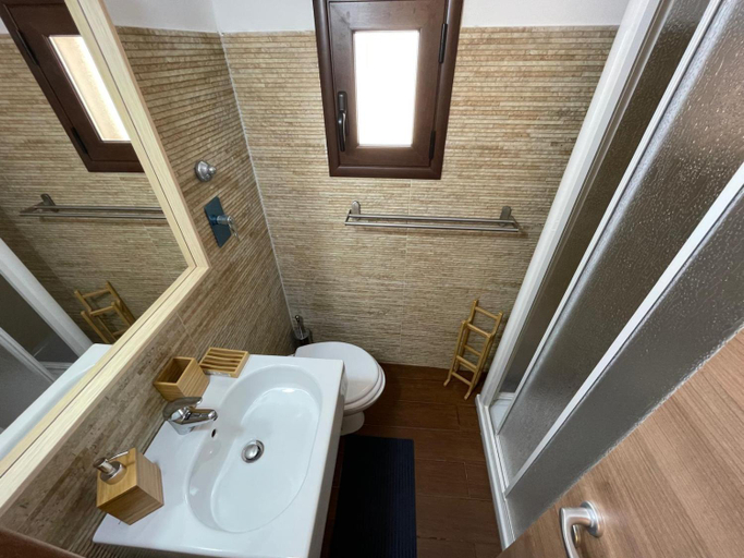 Bathroom 4, Grazia Vecchia 38, Trapani