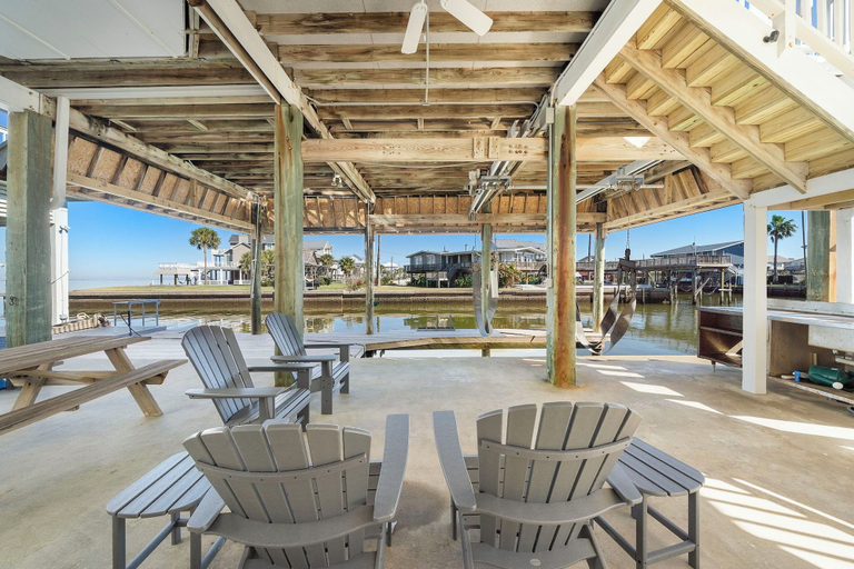 Food & Drinks, Reelview by Ryson Vacation Rentals, Galveston