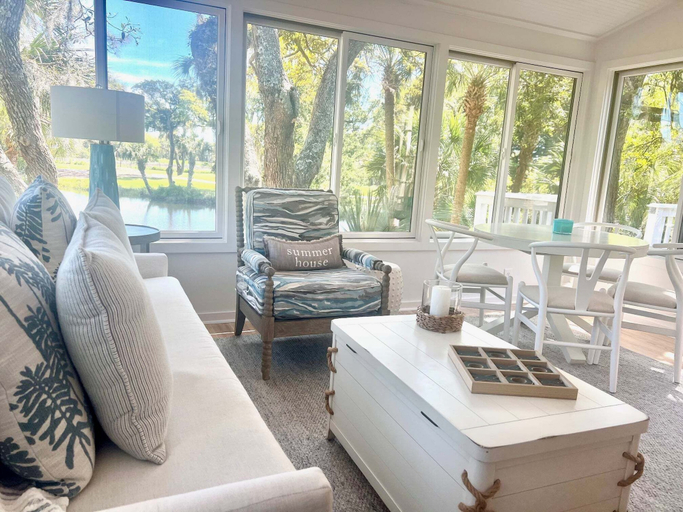 Living area, 533 Cobby Creek, Charleston