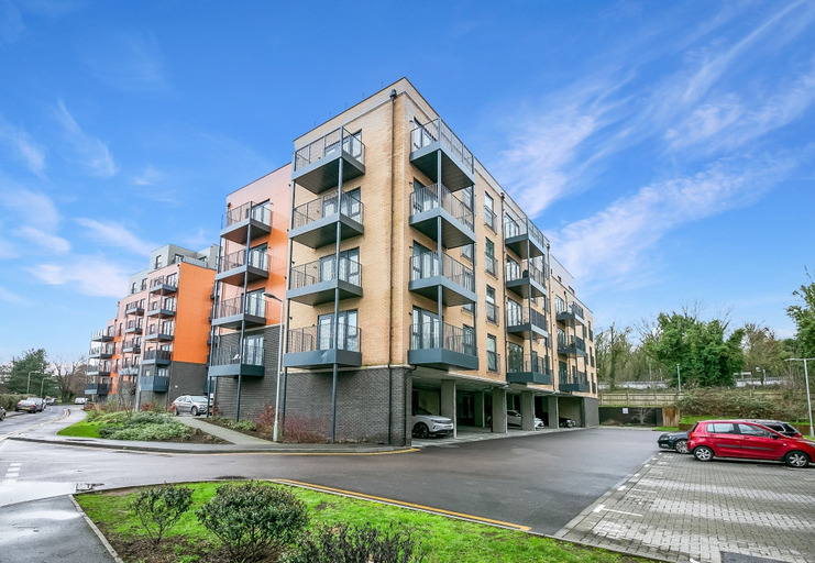 Exterior, Luxurious 2 bed Flat in Greenhithe, Kent