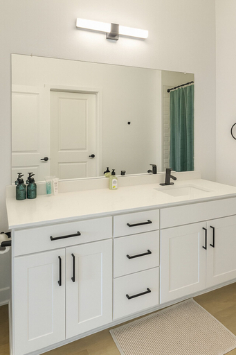Interior 5, Cozy & Chic - Worker Friendly, Grayson