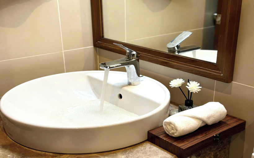 Bathroom 4, KVG Luxstay TanSonNhat Airport Skycenter, Tân Bình