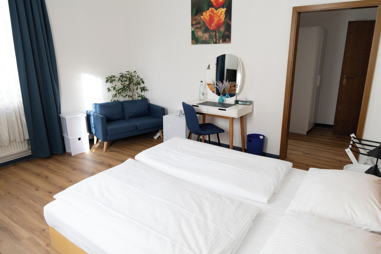 Bedroom 3, Hotel Haus am Park, Hochtaunuskreis