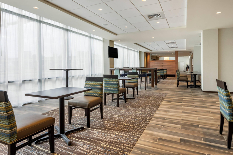 Food & Drinks 5, Comfort Inn & Suites Pittsburgh-Northshore, Allegheny