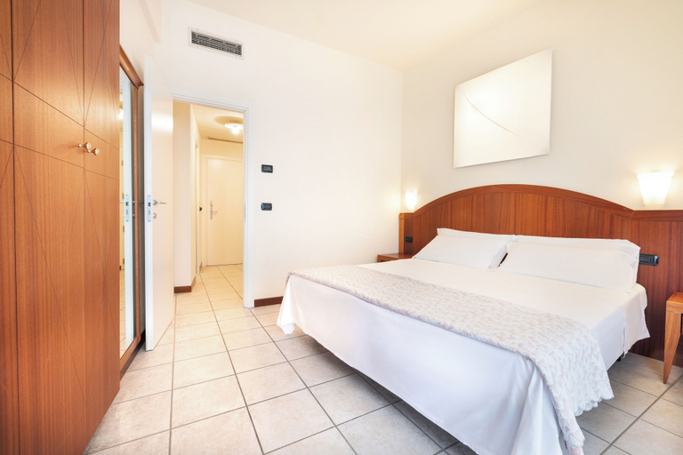 Bedroom 3, Hotel Bellevue Beach, Ravenna