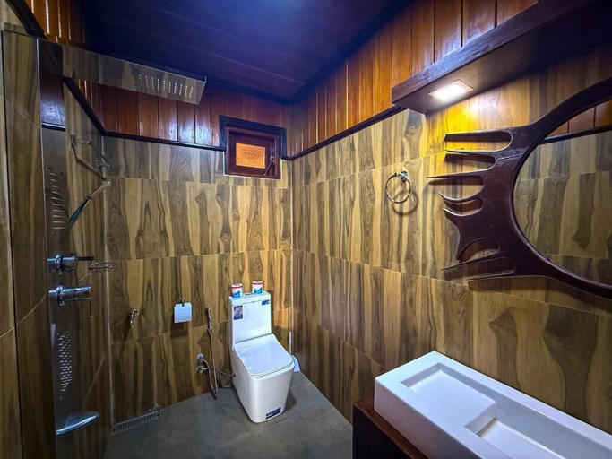 Bathroom 2, Wooden Dream Ella, Ella