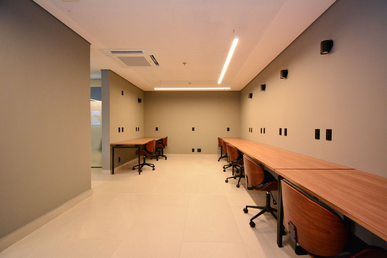 Meeting facility, Studio em frente a UFSC e HU - 106A VIVA, Florianopolis