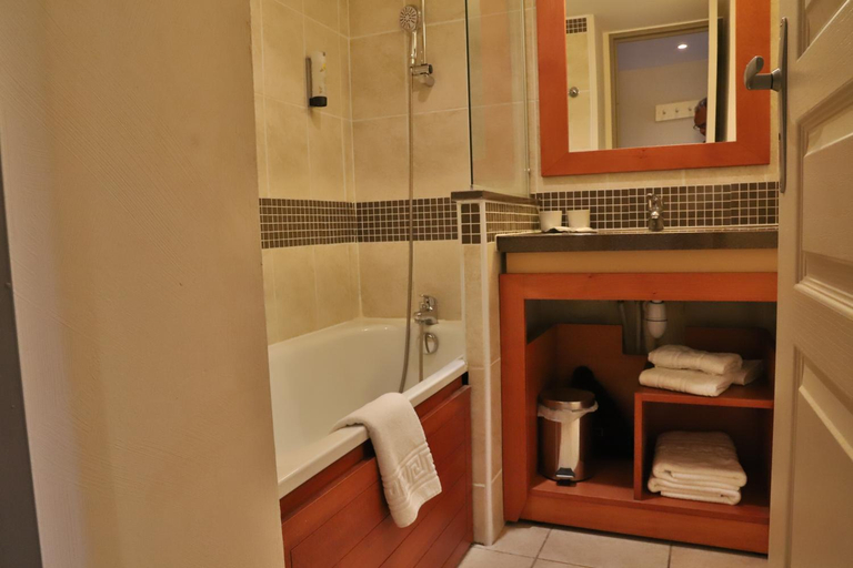 Bathroom 5, SOWELL FAMILY Le Vallon, Ardèche