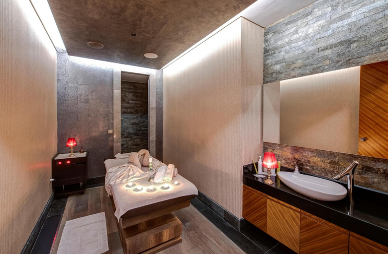 Bathroom 5, DoubleTree by Hilton Istanbul - Piyalepasa, Beyoğlu