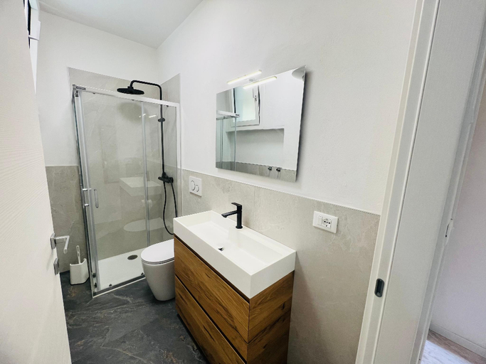 Bathroom 2, Bright apartment 150 meters from the beach - Beahost, Venezia