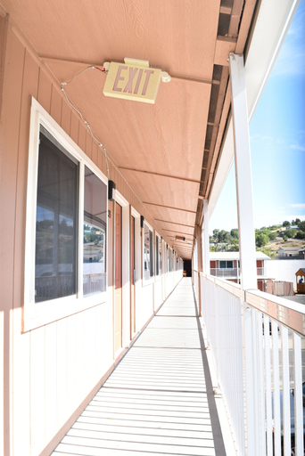 Exterior & Views, Arlington inn, Gilliam