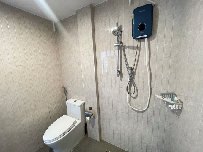 Bathroom 5, Royal BJ Hotel, Pattaya