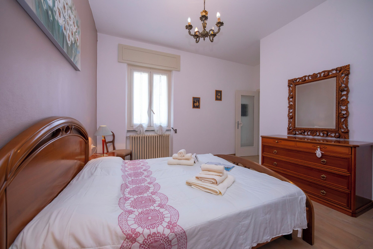 Bedroom 4, Residenza La Terrazza di Dante: 2BR Apartment With Sunny Terrace, Verbano-Cusio-Ossola
