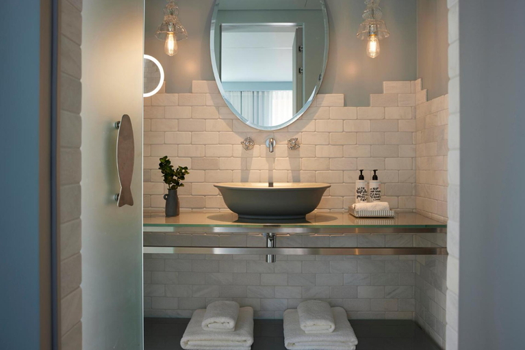 Bathroom 4, Hotel Fresh, Attica