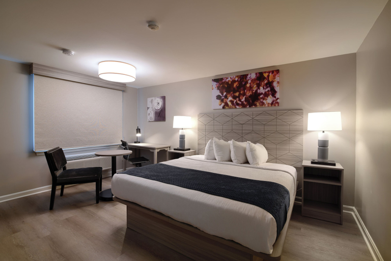 Bedroom 4, The Northshore Hotel - Boston/Danvers, Essex