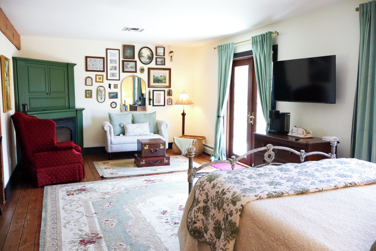 Bedroom 3, Stonecroft Inn, New London