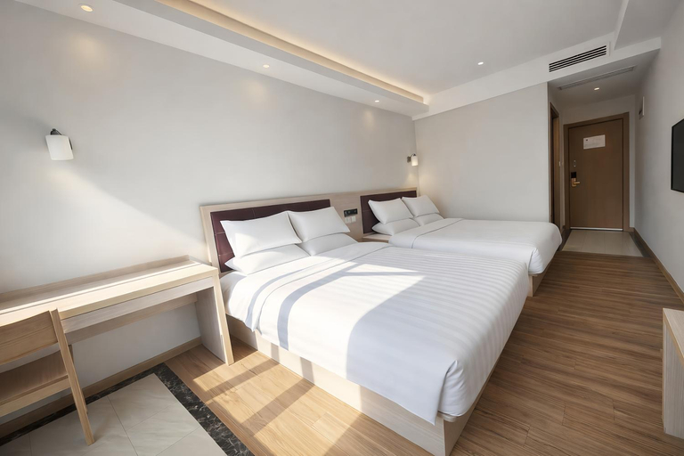 Bedroom 4, Huayi Hotel, Shanghai