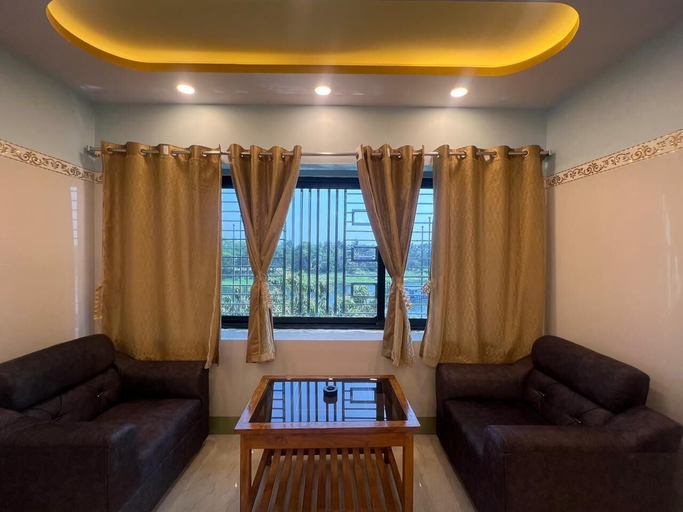 Living area 3, Hotel Raj, Nadia