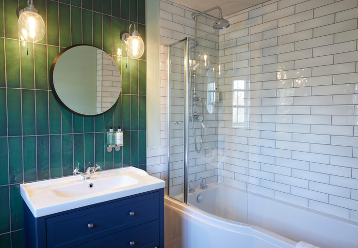 Bathroom 3, The Castle Hotel by Good Night Inns, Leicestershire