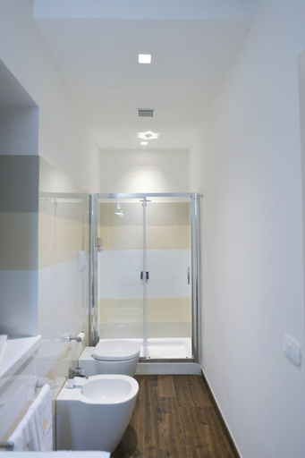 Bathroom 4, Giardini Hurz, Benevento