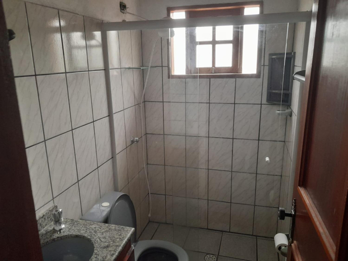 Bathroom, casa 2 e 4 quartos!, São Sebastião