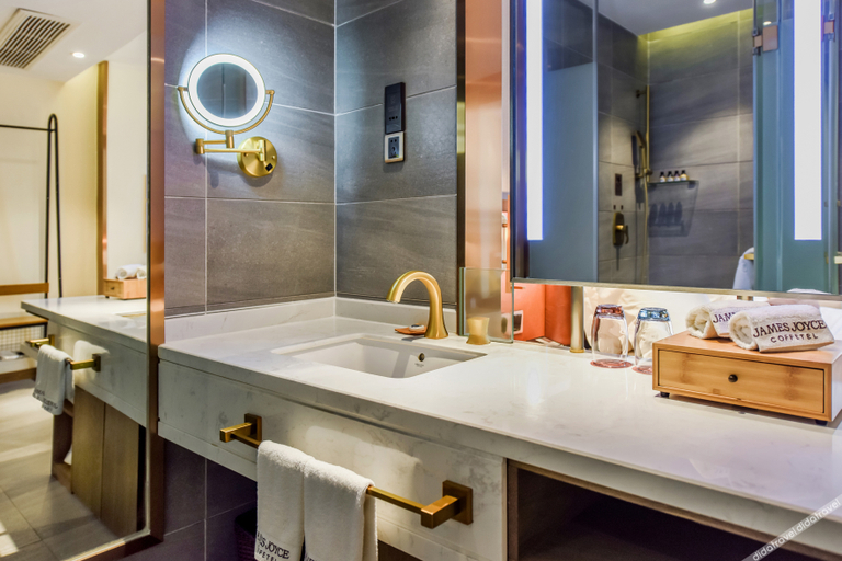 Bathroom 3, James Joyce Coffetel Chengdu Longquan Dongfang Huada Plaza, Chengdu