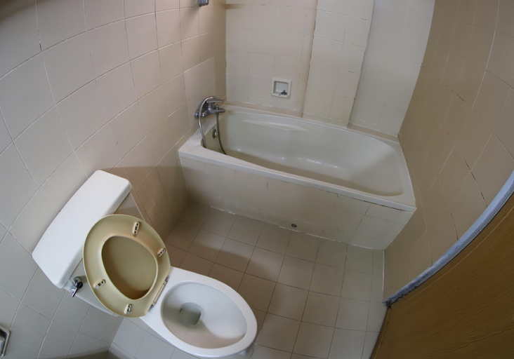Bathroom 4, The Hoover Hotel, Bintulu
