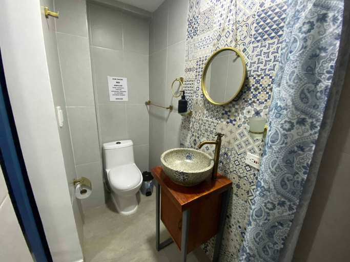 Bathroom 3, Nomadas hostels, Santa Marta (Dist. Esp.)