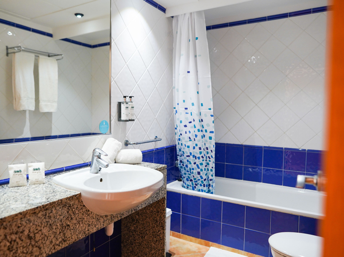 Bathroom 5, Rosamar Ibiza Hotel, Baleares
