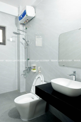 Bathroom 2, Quan Lan Nam Phong Hotel, Vân Đồn