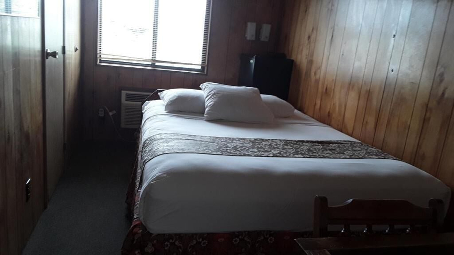 Bedroom 3, The Orca Inn, San Juan
