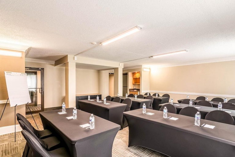 Business Facilities 3, Quality Inn, Escambia
