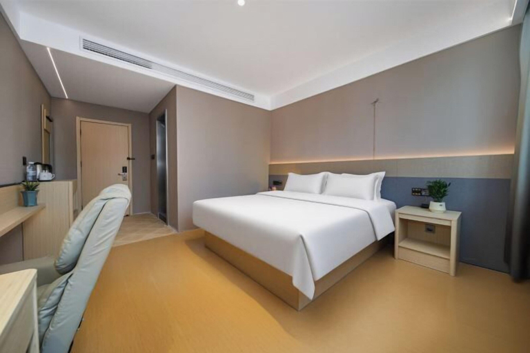 Bedroom 3, Urban Garden Hotel, Qingdao
