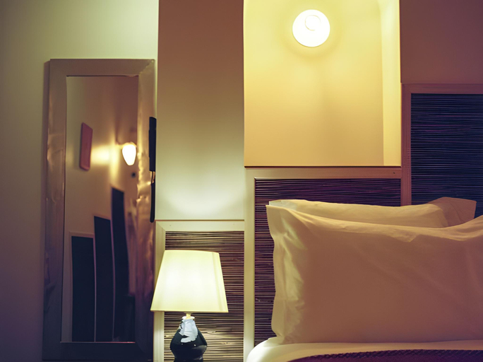 Bedroom 2, Hotel Habituel, Paris