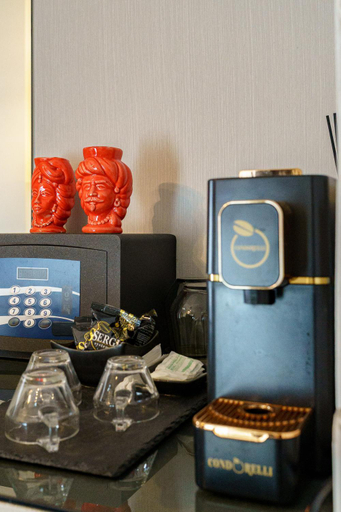 Food & Drinks 5, VICOLO SAN GAETANO -luxury rooms-, Catania